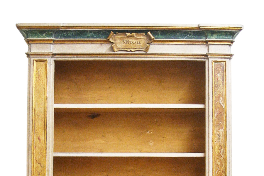 Libreria ricostruita con materiale antico. Margheri Antichità