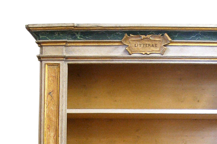 Libreria ricostruita con materiale antico. Margheri Antichità