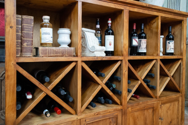 Mobile per vino e liquori, ricostruito. Margheri Antichità