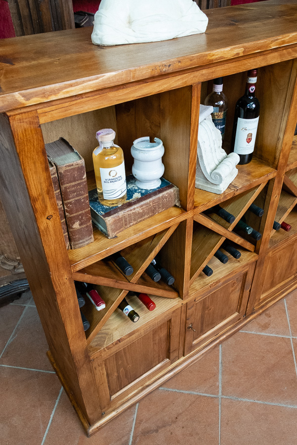 Mobile per vino e liquori, ricostruito. Margheri Antichità