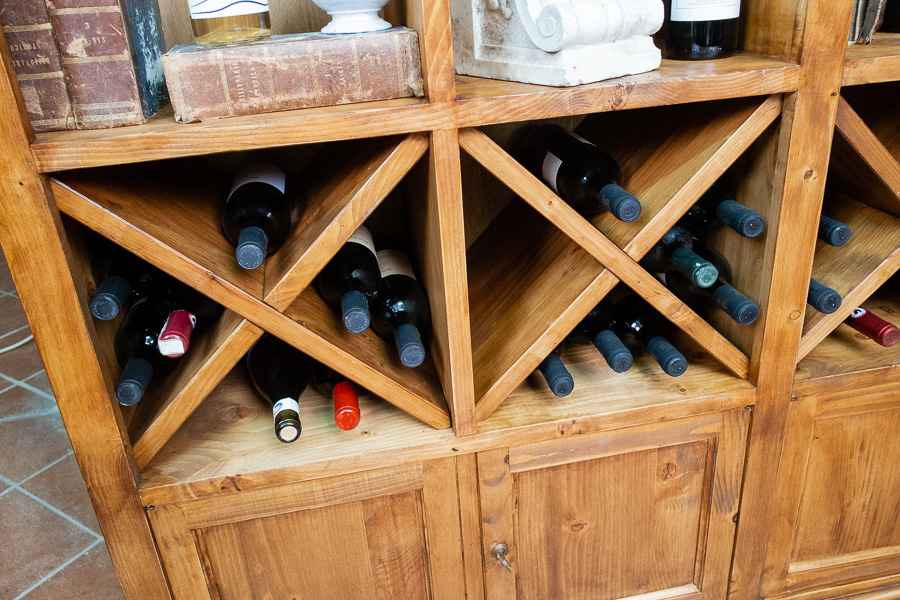 Mobile per vino e liquori, ricostruito. Margheri Antichità