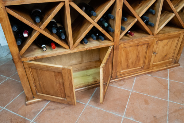 Mobile per vino e liquori, ricostruito. Margheri Antichità