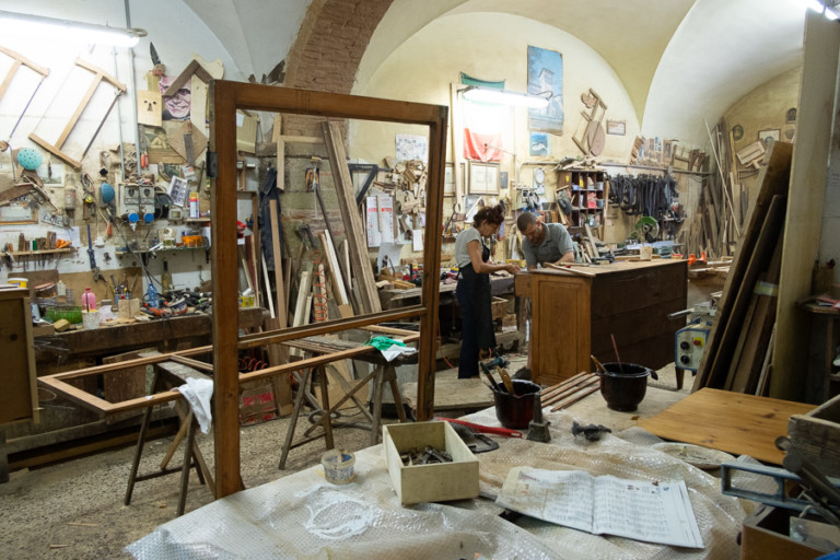 Il laboratorio di restauro. Margheri Antichità