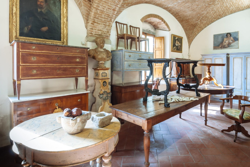 Veduta interni Margheri Antichità