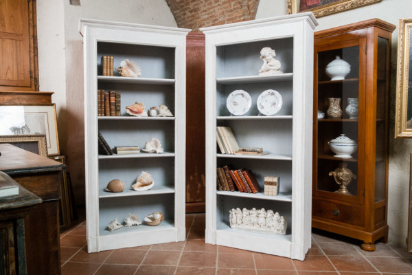 Librerie laccate, ricostruite su misura. Margheri Antichità