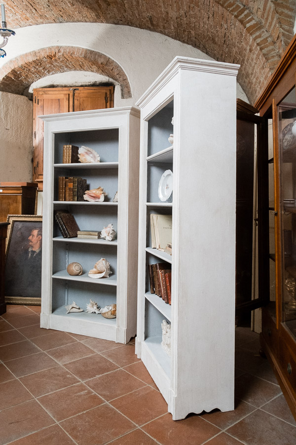 Librerie laccate, ricostruite su misura. Margheri Antichità