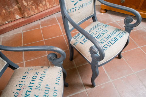Poltrone laccate ricostruite in stile. Margheri Antichità
