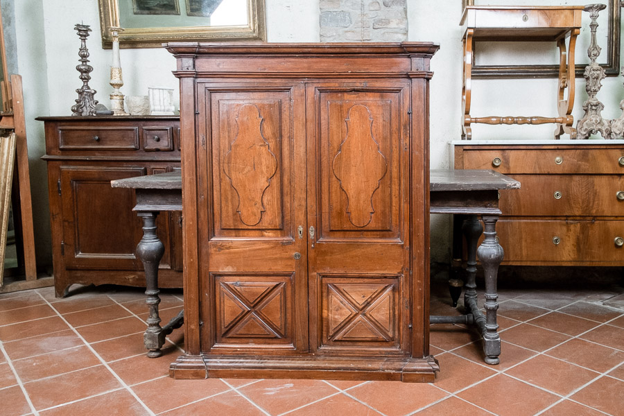 Telaio a muro con sportelli, Piemonte 1700. Margheri Antichità