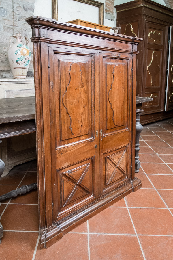 Telaio a muro con sportelli, Piemonte 1700. Margheri Antichità