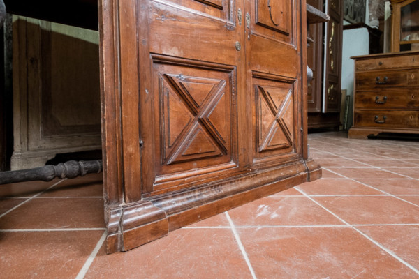 Telaio a muro con sportelli, Piemonte 1700. Margheri Antichità